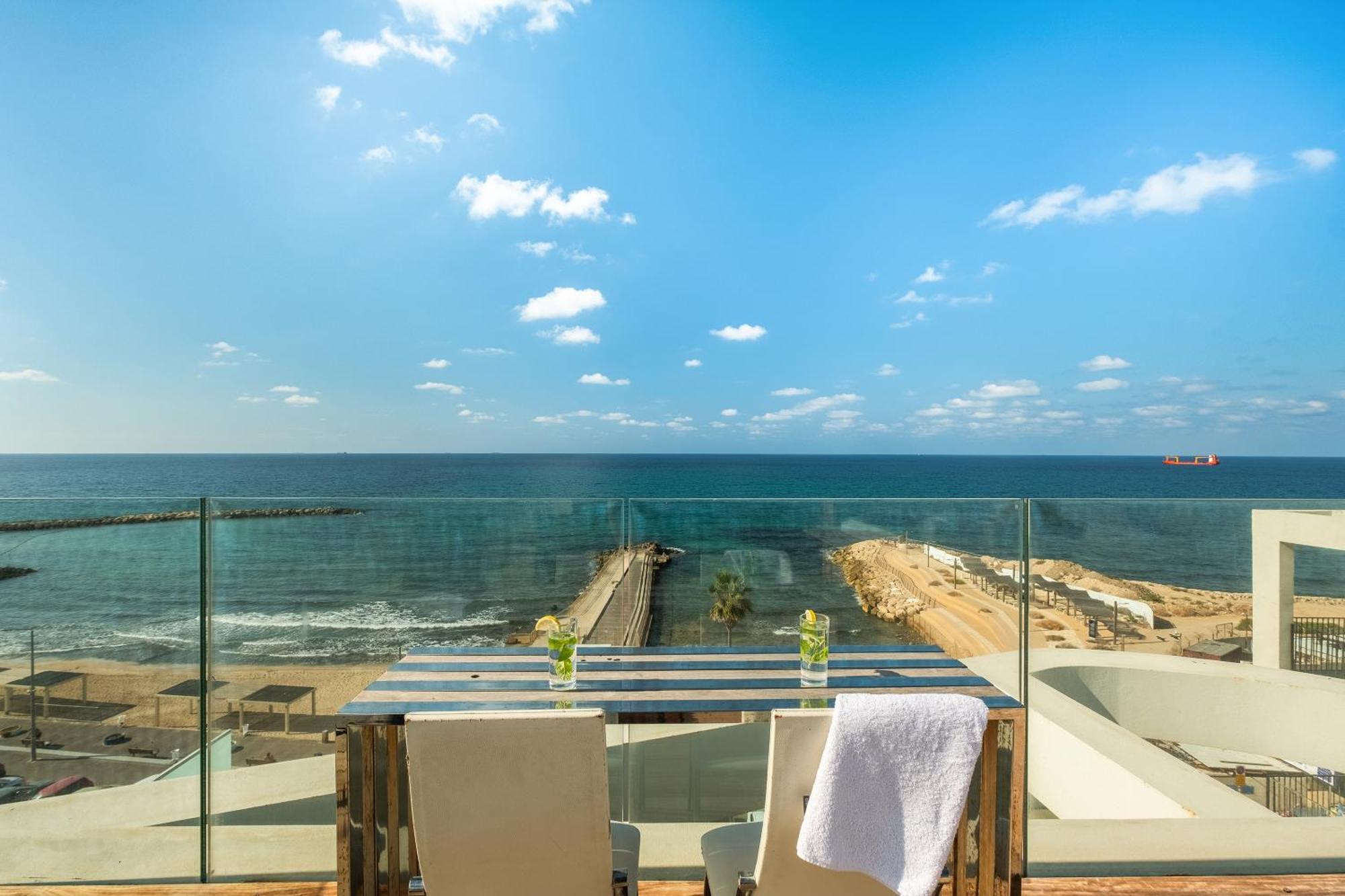 Penthouse 3Br + Roof Top + Parking - On The Beach Haifa Luaran gambar
