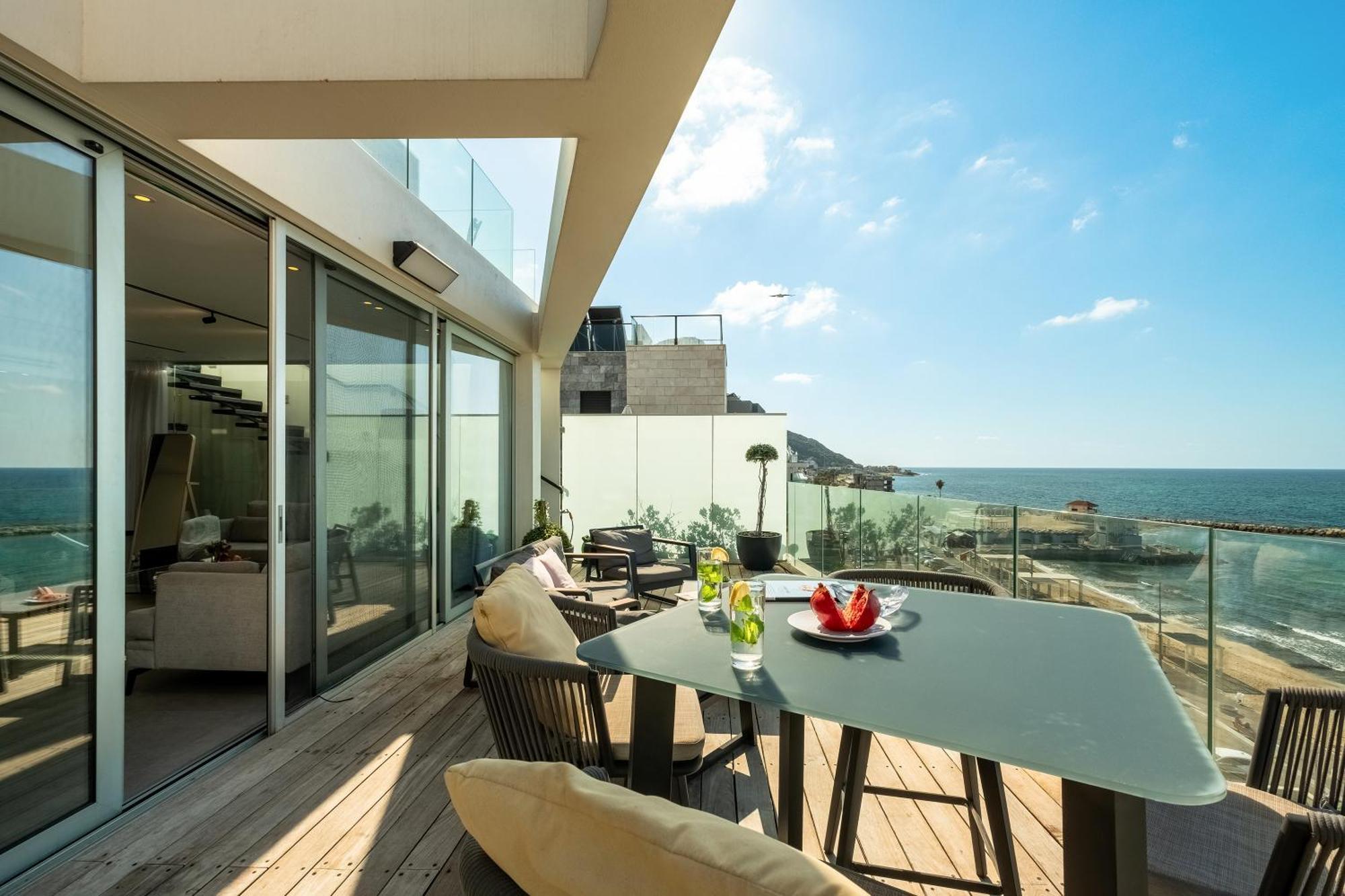 Penthouse 3Br + Roof Top + Parking - On The Beach Haifa Luaran gambar