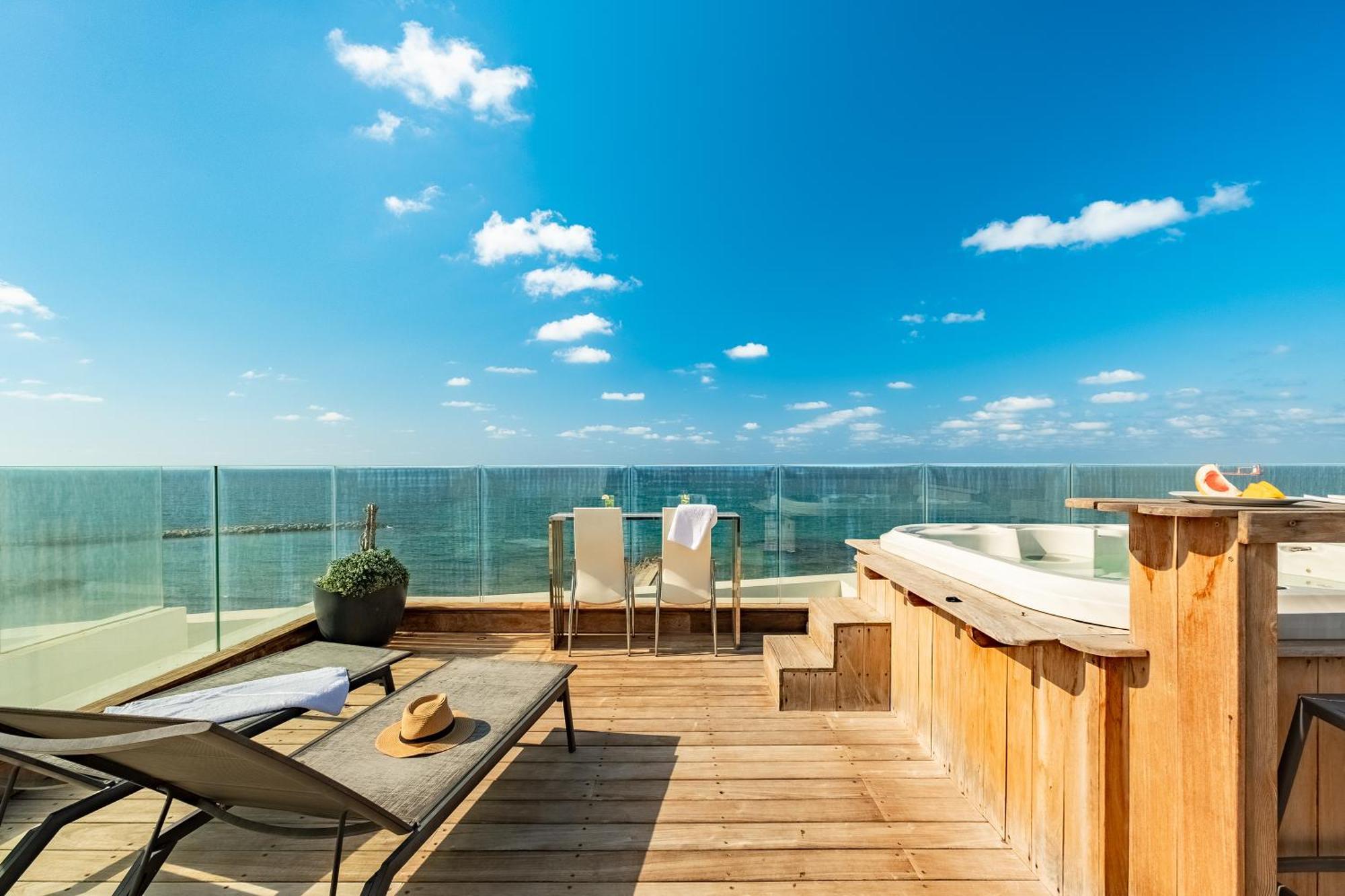 Penthouse 3Br + Roof Top + Parking - On The Beach Haifa Luaran gambar