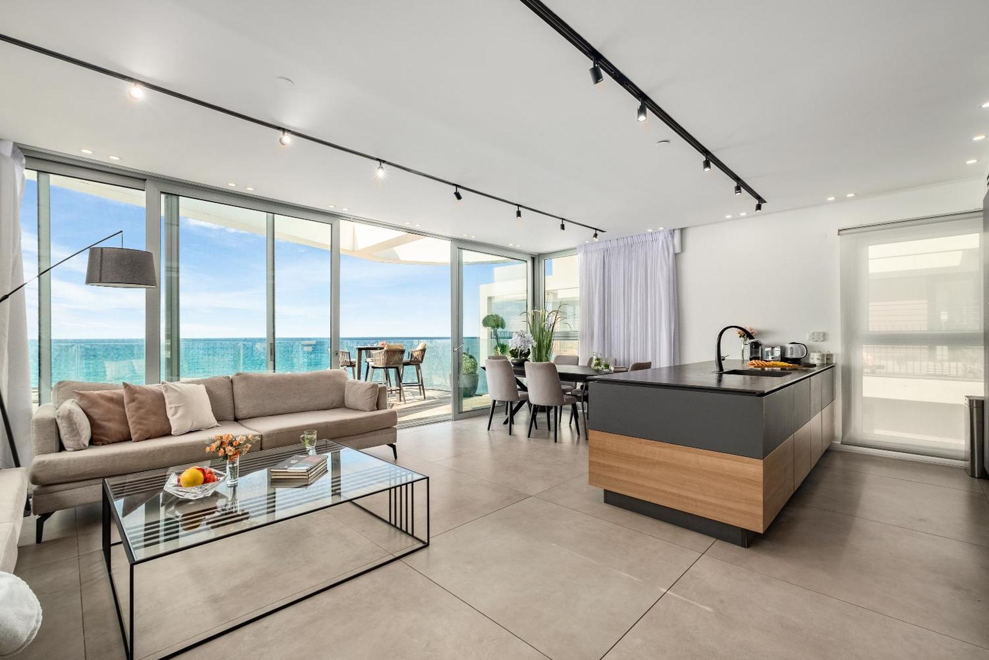 Penthouse 3Br + Roof Top + Parking - On The Beach Haifa Luaran gambar